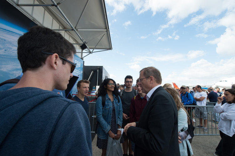 Interactive talk with visitors at the ESA Pavilion