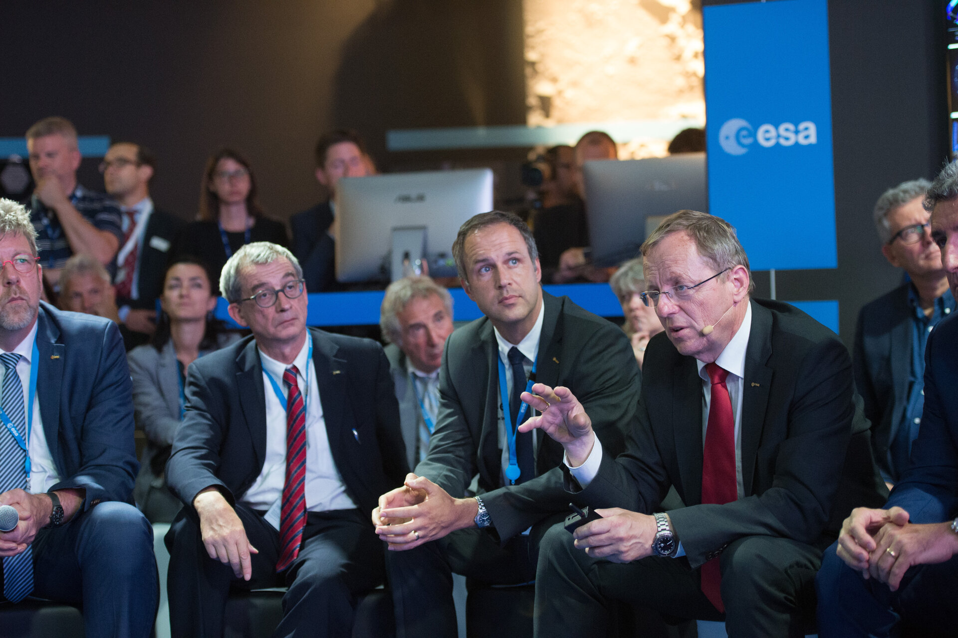 Jan Wörner during an interaction with media on ‘Space 4.0’