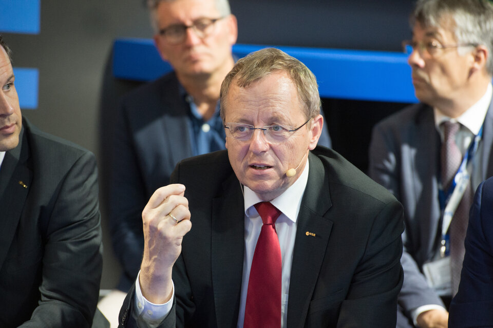 Die ESA hat den Wettbewerb Grand Challenge unter Generaldirektor Prof. Jan Wörner ins Leben gerufen, um neues europäisches Unternehmertum zu fördern. 