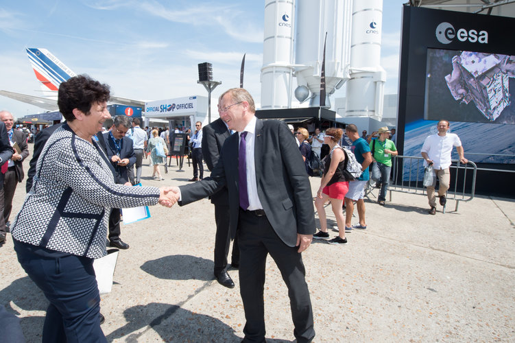 Jan Wörner welcomes Frédérique Vidal 