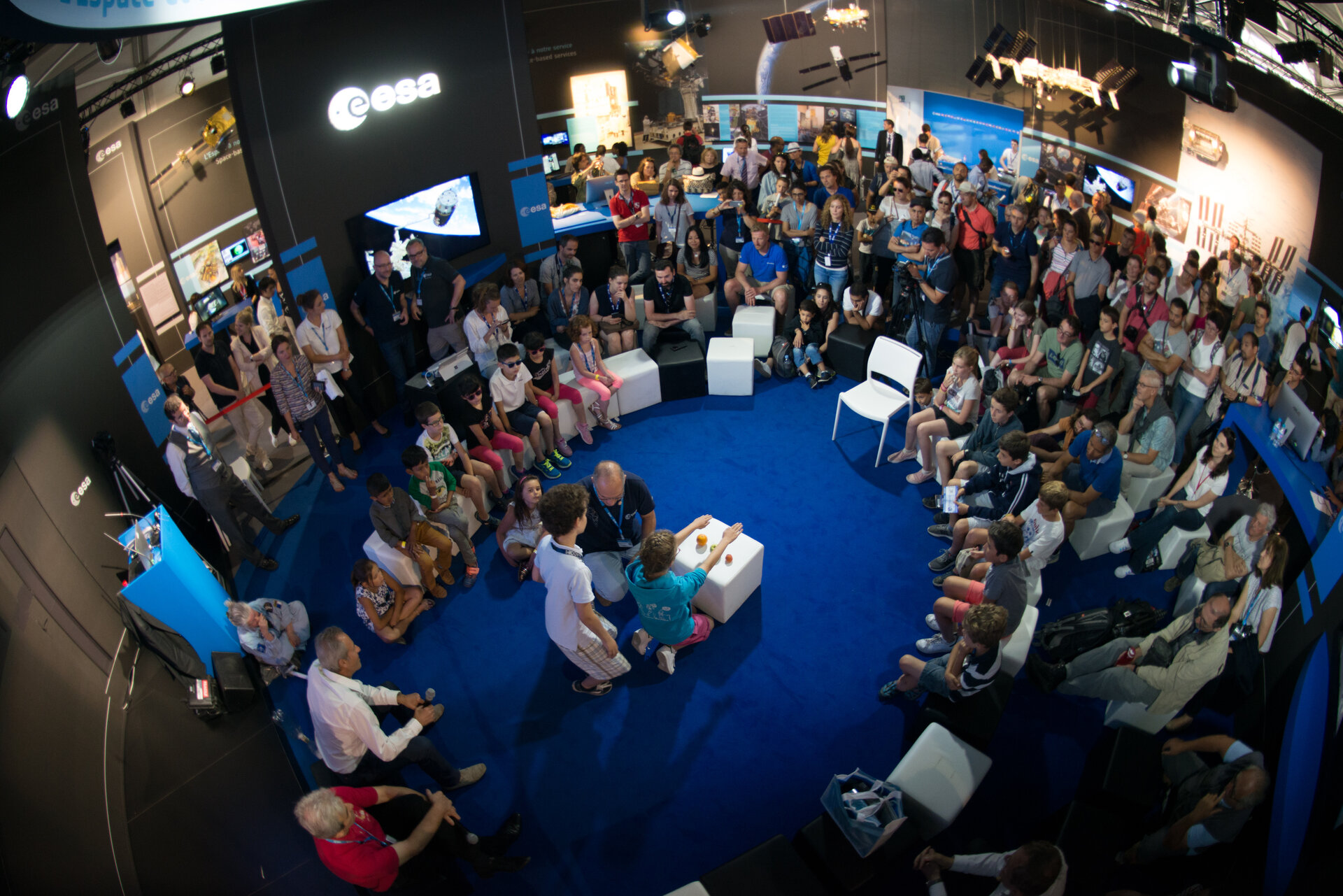 Life on the ISS explained to visitors at the ESA Pavilion