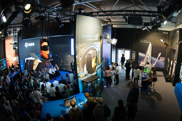 Public at the ESA Pavilion