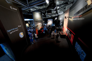 Public at the ESA Pavilion