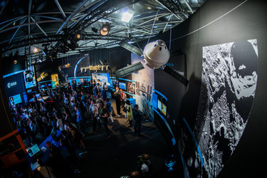 Public at the ESA Pavilion