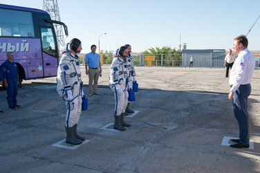 Igor Komarov and Expedition 52 crewmembers 