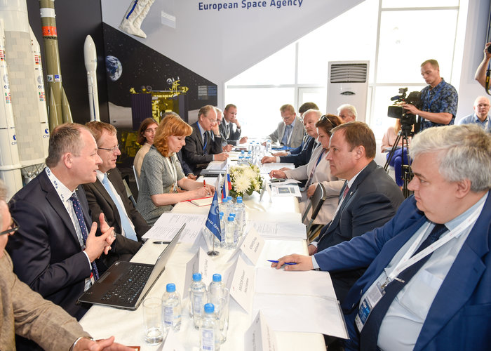 Meeting with Jan Wörner and Igor Komarov at the ESA chalet