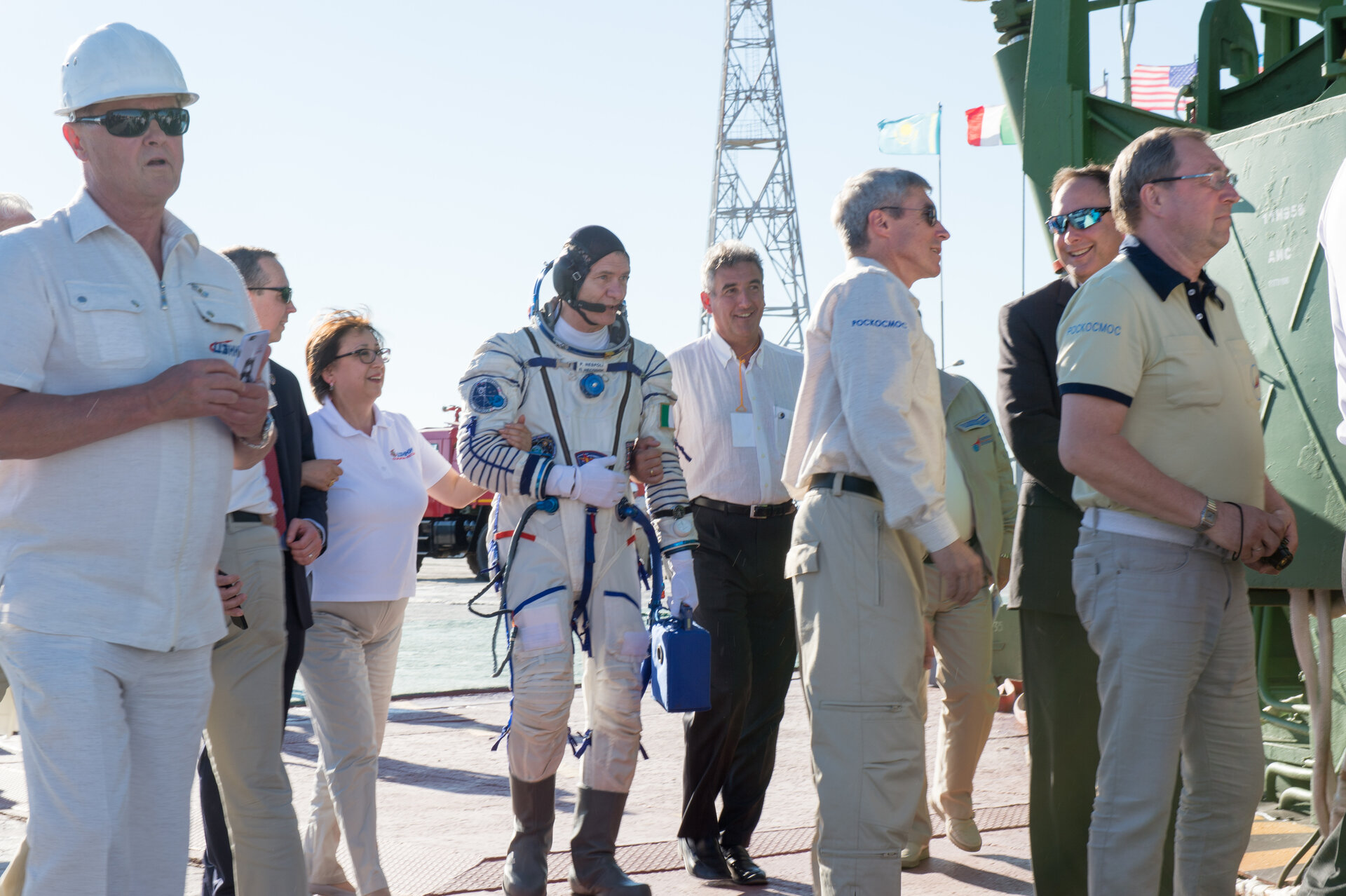 Paolo Nespoli and Franco Ongaro walking to the launch pad