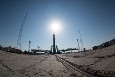 Soyuz MS-05 spacecraft moved into vertical position