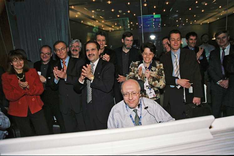 ESA mission control during Huygens landing