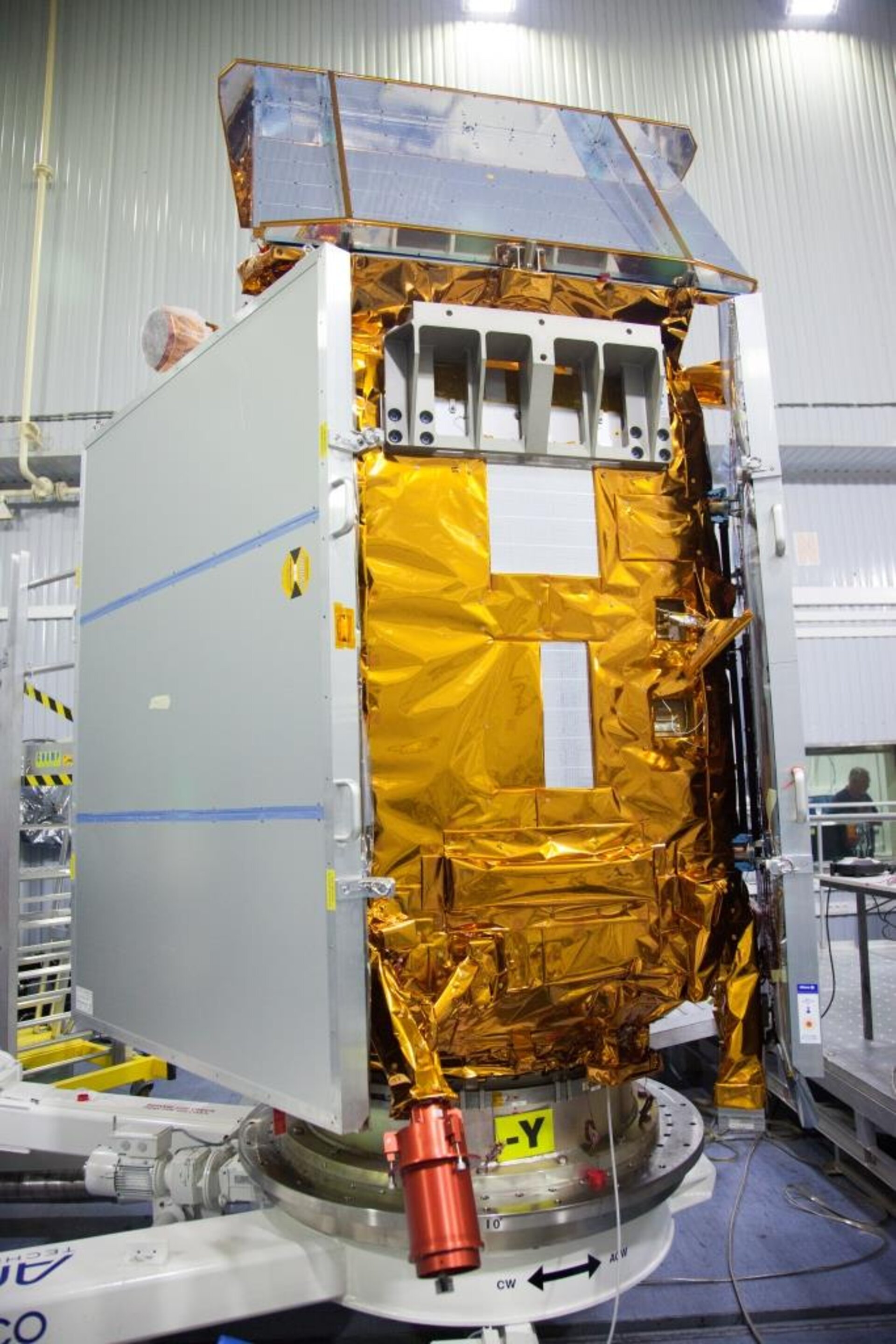 Sentinel-5P em posição para ser testado