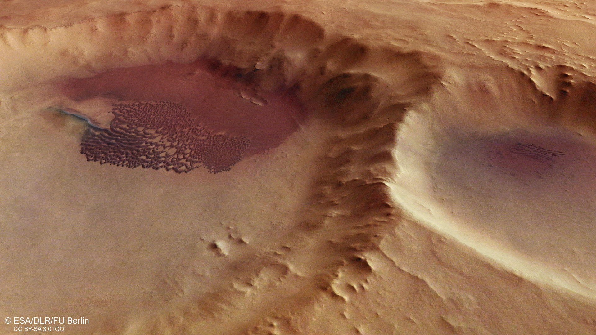 Campo de dunas en un cráter, vista en perspectiva