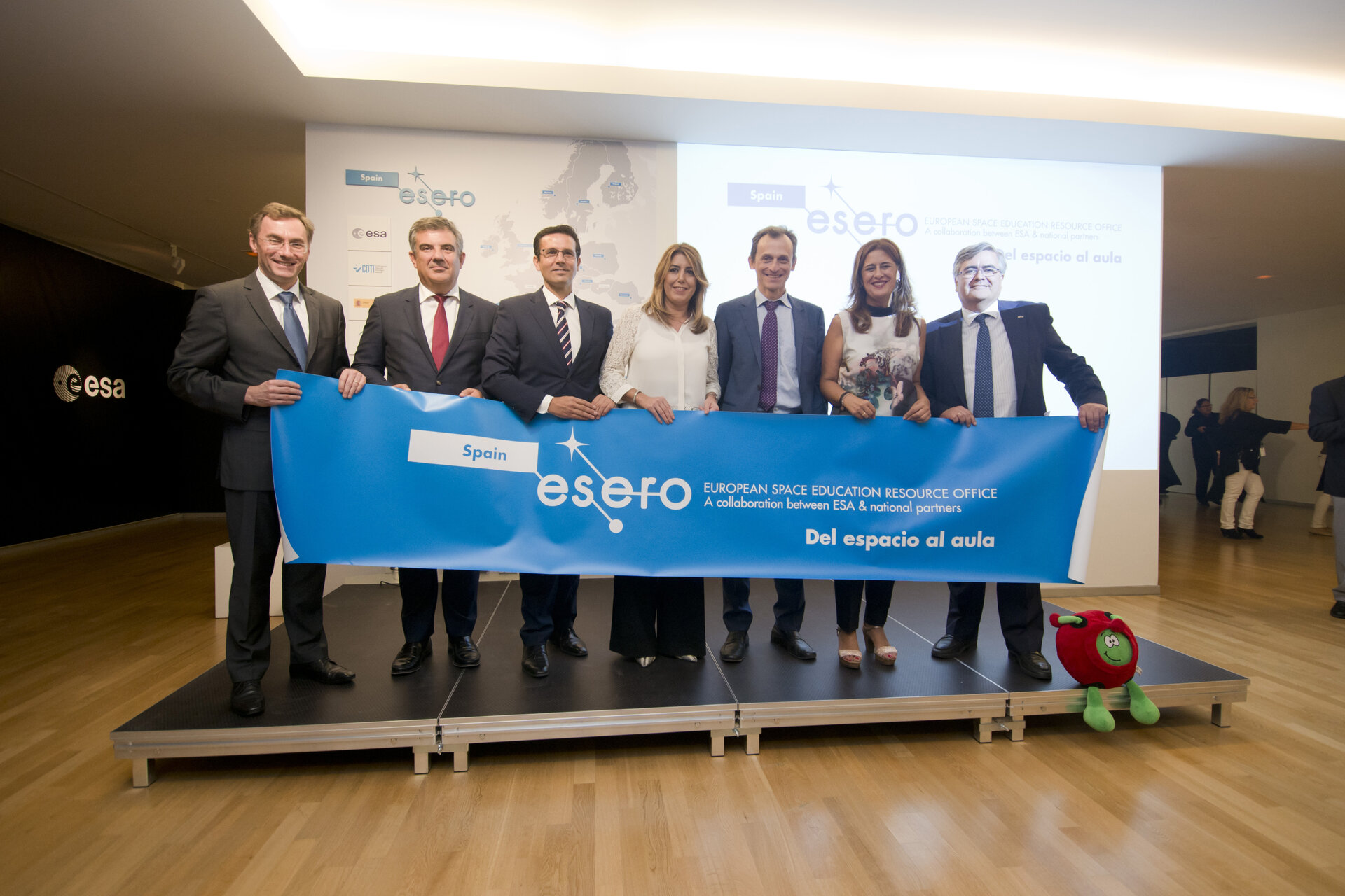 Autoridades españolas y de la ESA celebran la inauguración de la oficina de ESERO España