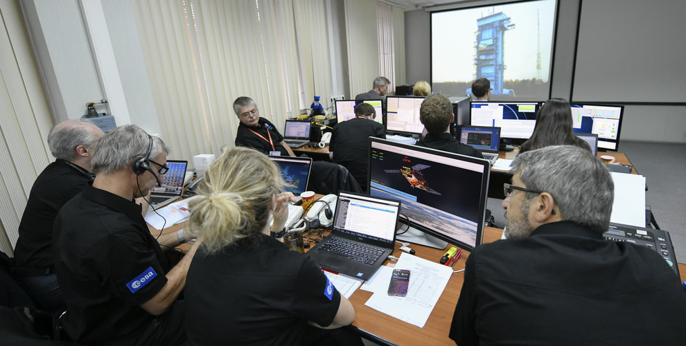 Plesetsk Mission Control Center during final countdown for Sentinel-5P liftoff