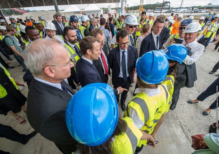 Macron and Juncker visit Europe's Spaceport