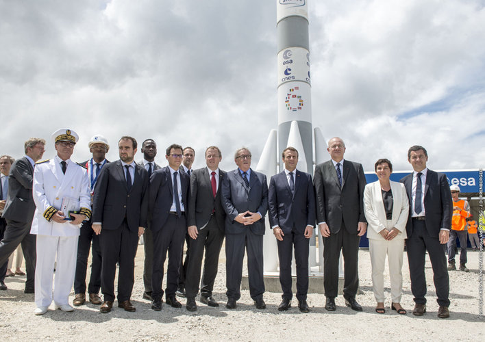 Macron and Juncker visit Europe's Spaceport