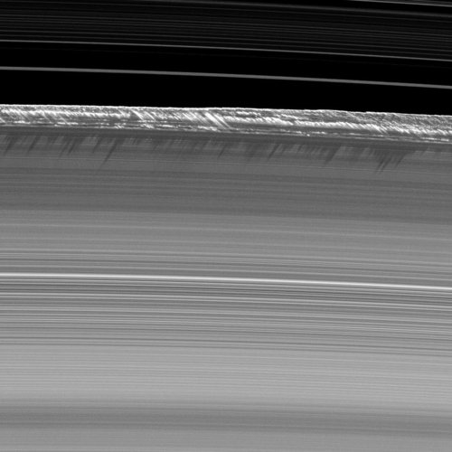 Saturn’s B ring peaks 