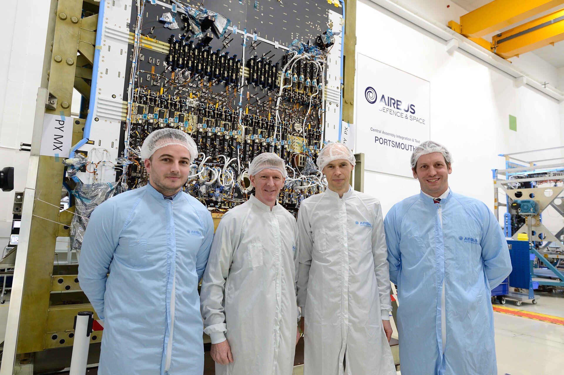 Tim Peake visits Eutelsat Quantum satellite