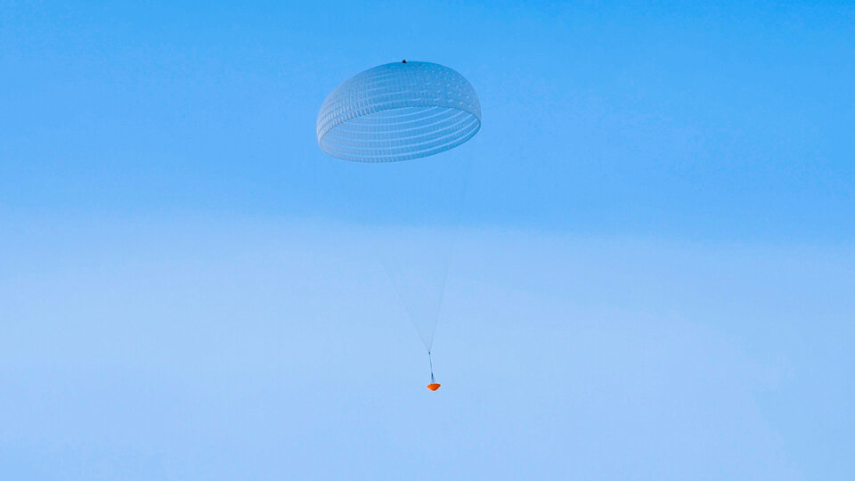 Desdobramento do para-quedas da ExoMars