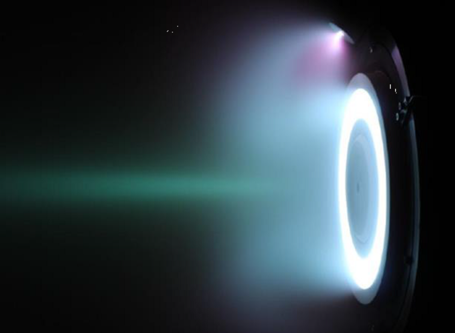 Thruster with xenon propellant