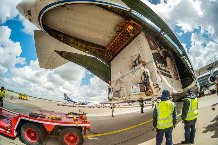 Loading the Antonov