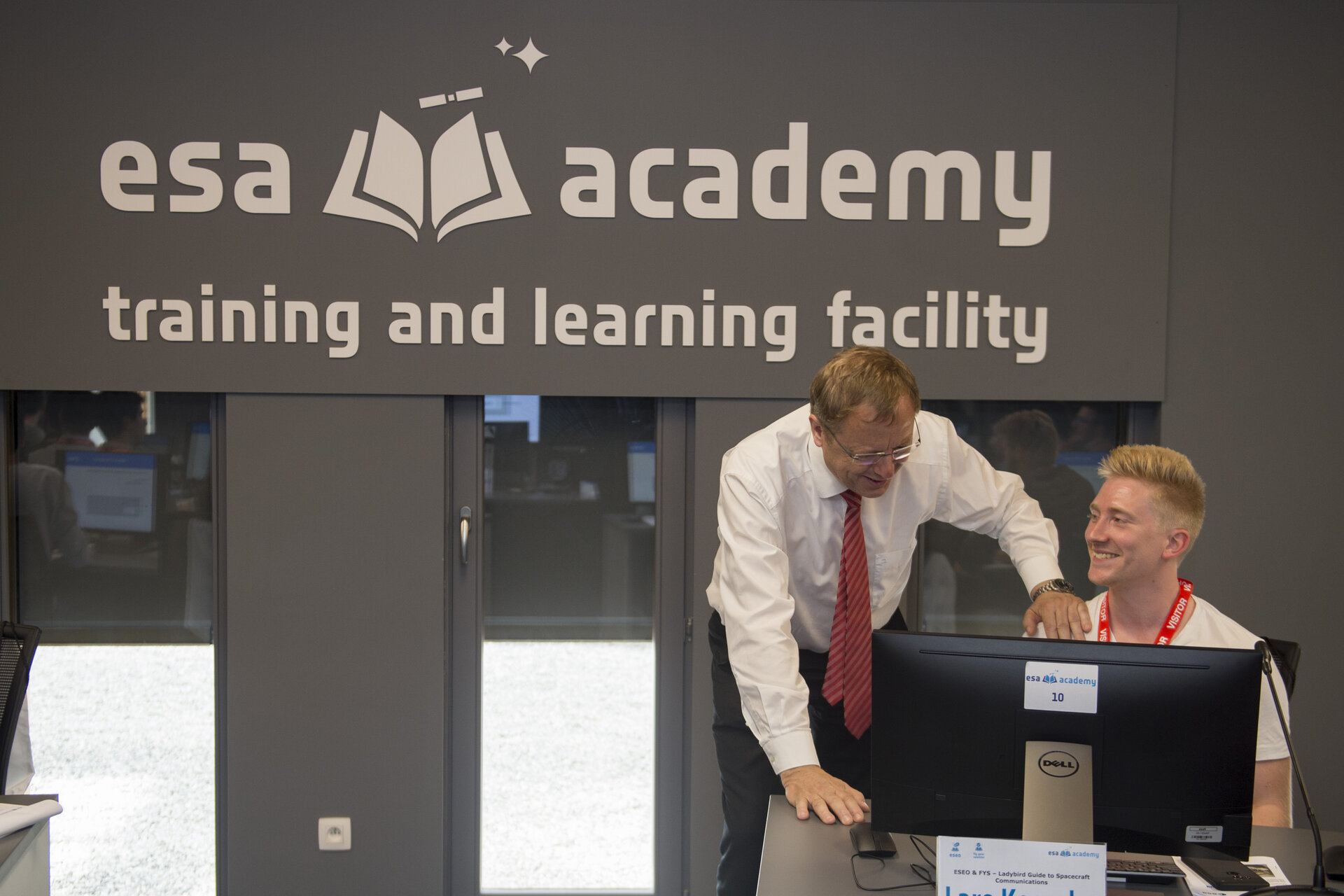 Director General Wörner at the ESA Academy in Belgium