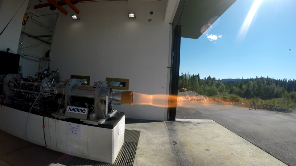Hybrid rocket motor static firing