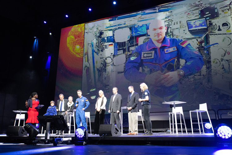 IAC2018 Public Day, in-flight call with Alexander Gerst 