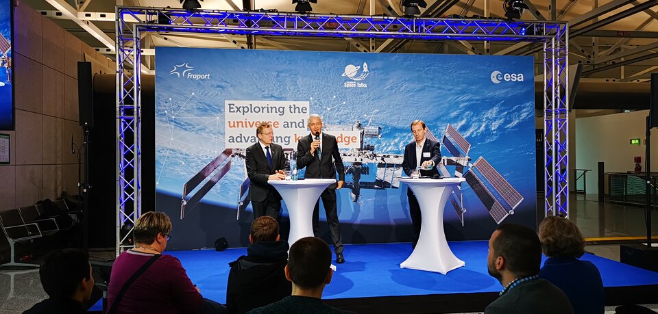 Fraport CEO Stefan Schulte und ESA-Chef Jan Wörner eröffneten gemeinsam die interaktive Veranstaltung