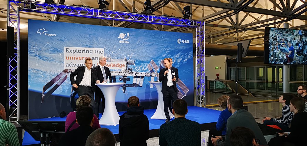 ESA-Astronaut Thomas Reiter, ESA-Chef Jan Wörner und Jürgen Schlutz vom DLR 