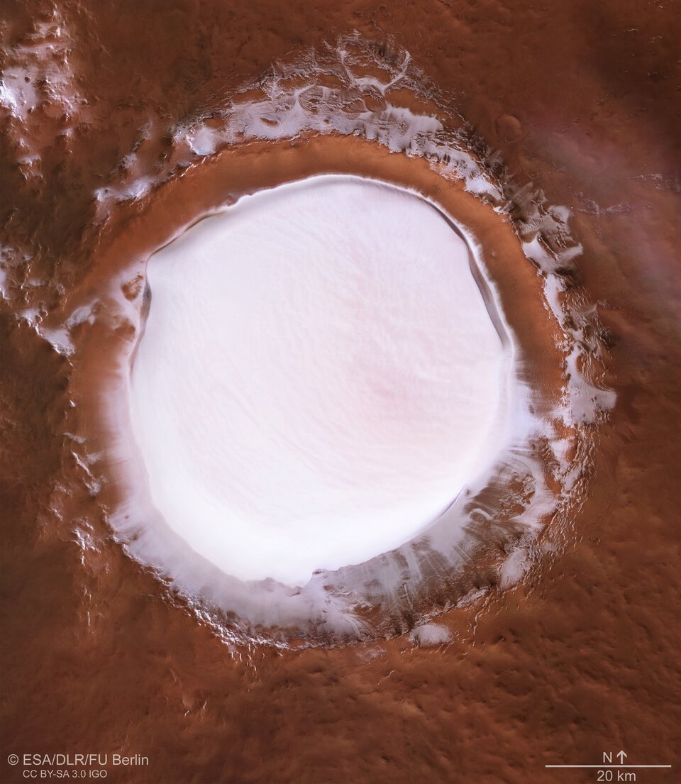 Perspetiva plana da cratera Korolev