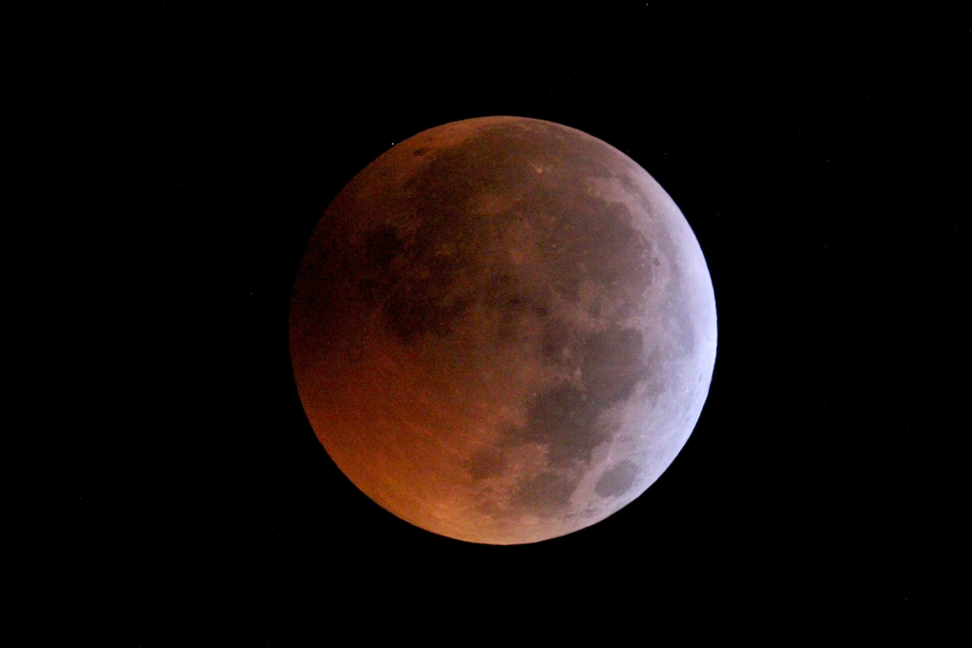 Stellar occultation during lunar eclipse – ingress
