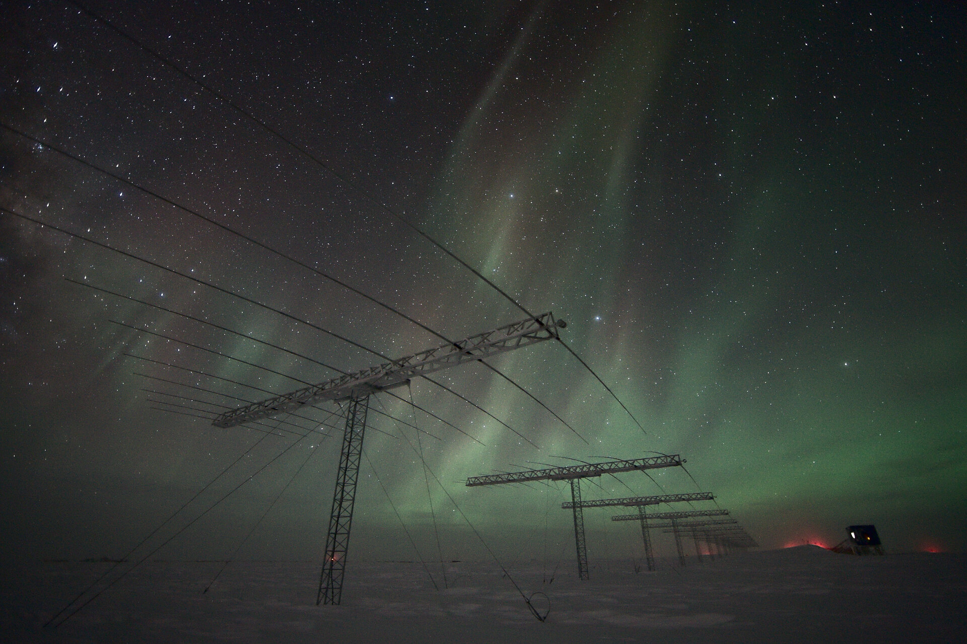 Antennas and auroras 