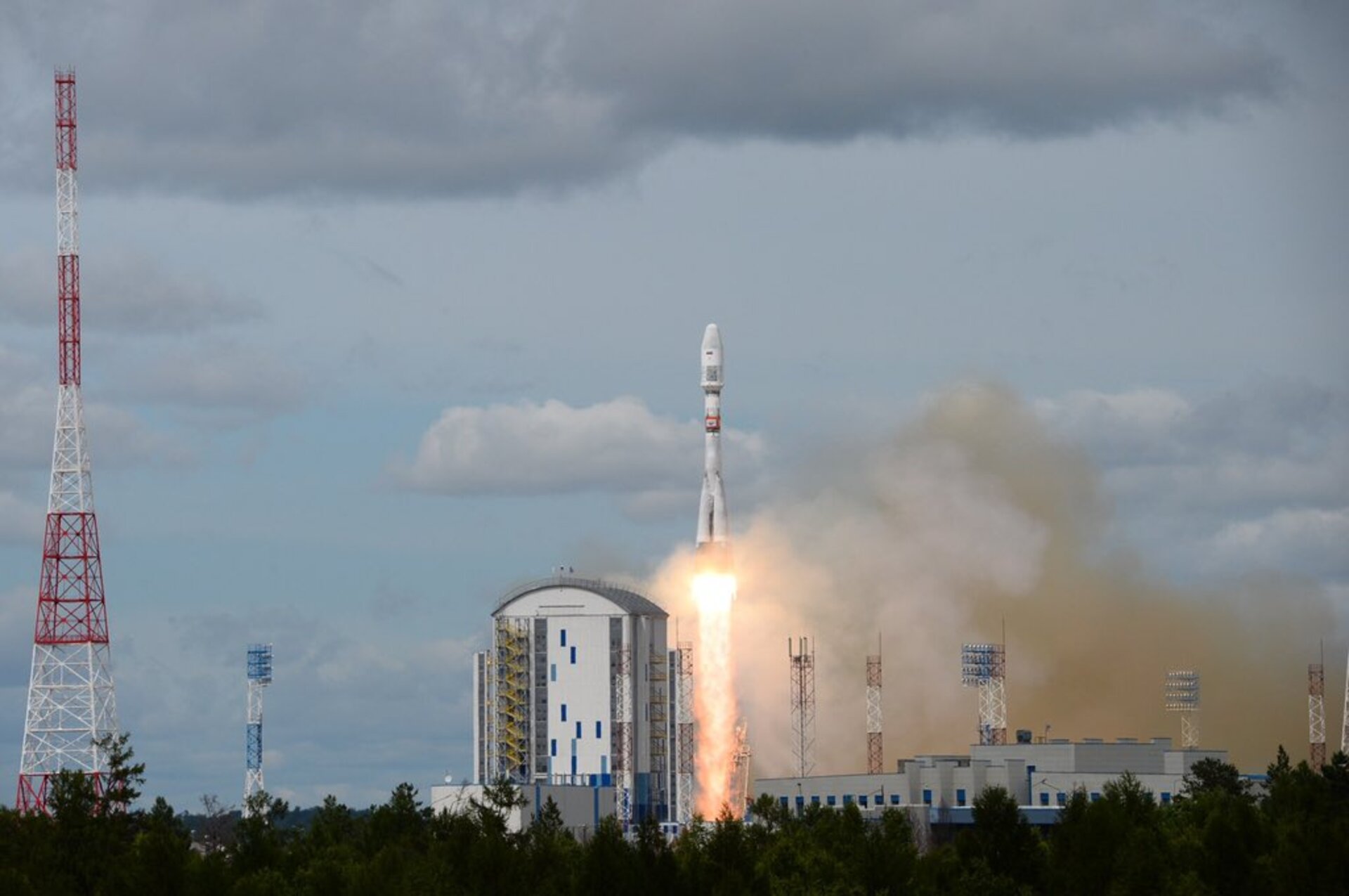 Pioneer satellites launch on board Soyuz