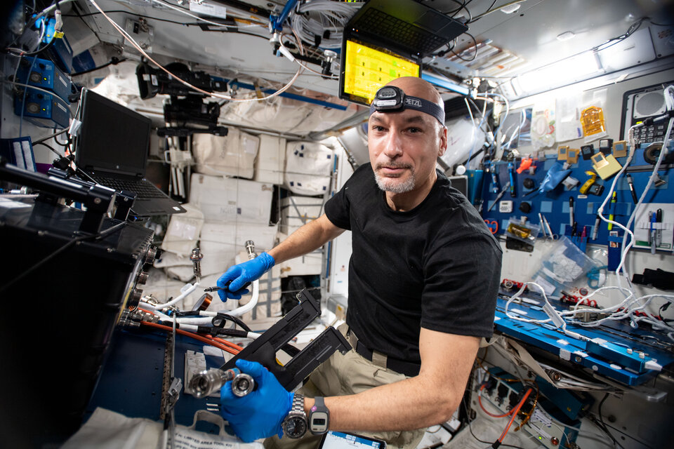 Maintenance work on the Rubi experiment