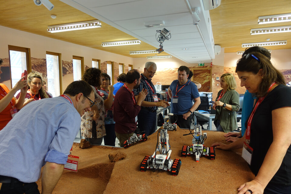 Secondary schools teachers exploring the surface of Mars with their rover 