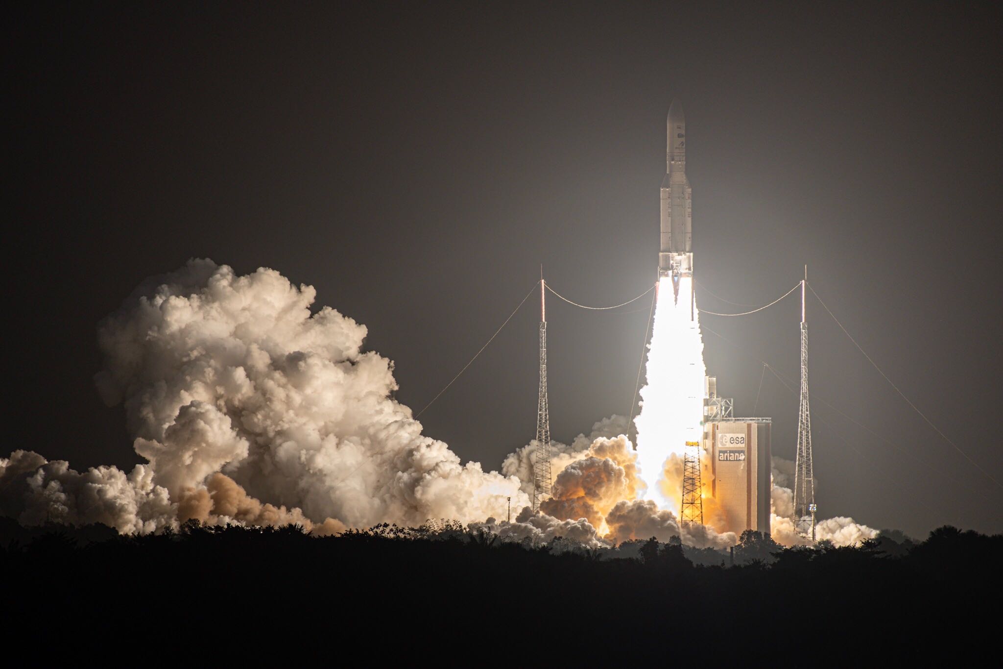 http://www.esa.int/var/esa/storage/images/esa_multimedia/images/2019/11/ariane_5_liftoff3/21479988-4-eng-GB/Ariane_5_liftoff.jpg