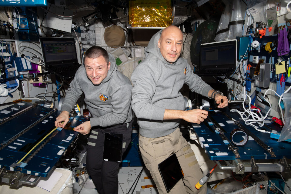 Astronauts Luca Parmitano and Andrew Morgan in Columbus