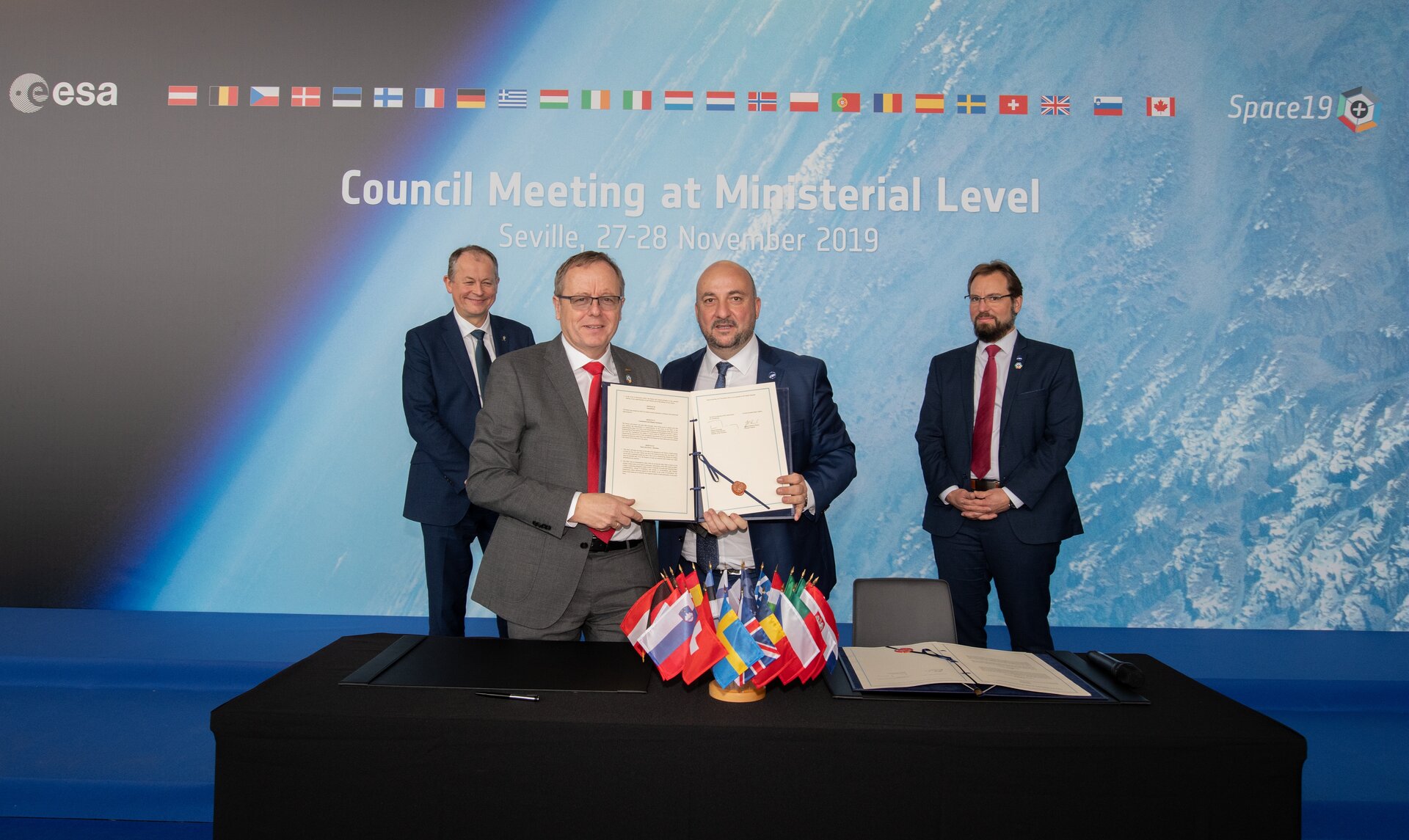 Signing of Memorandum of Cooperation with Luxembourg on space resources