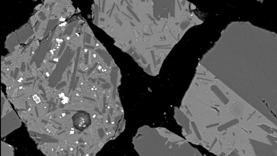 Microscopic image of moondust simulant