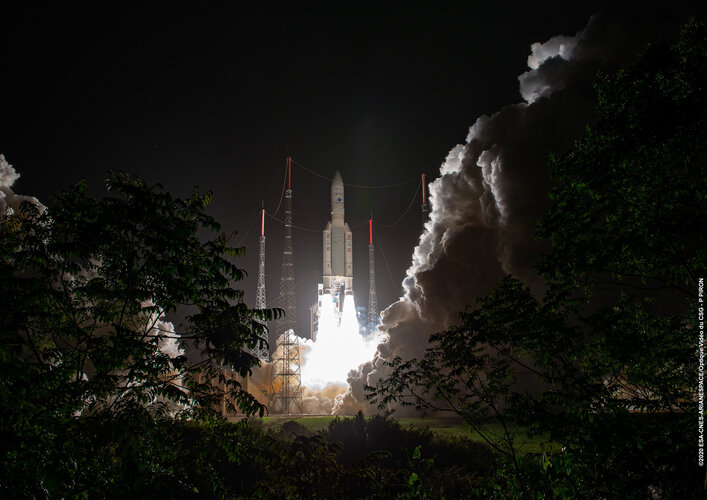 Ariane 5 liftoff