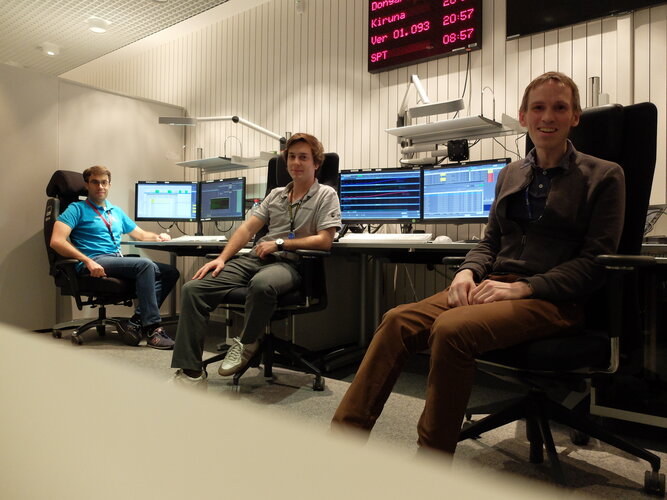 BepiColombo flight control team take flyby selfie