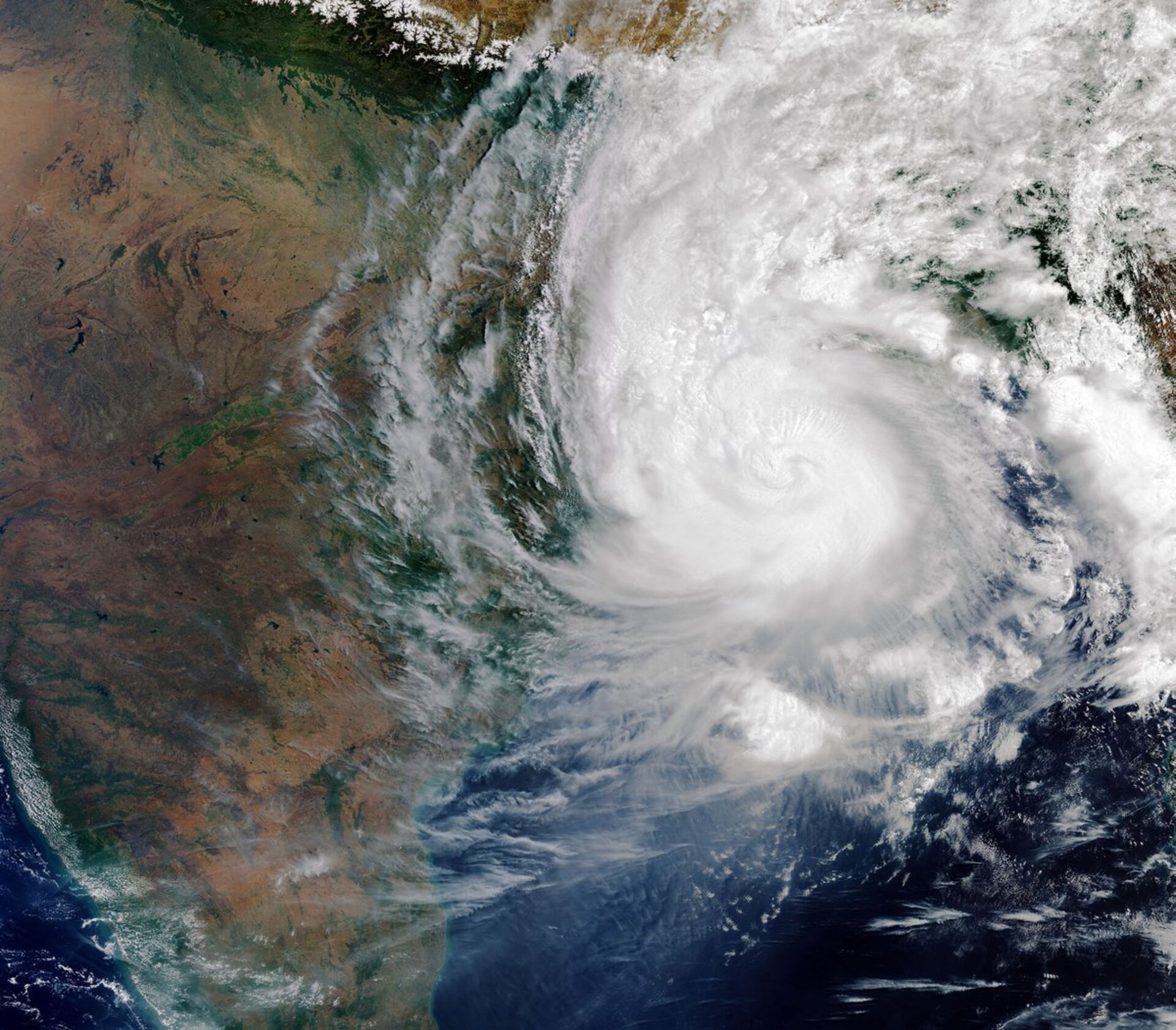 Cyclone Amphan making landfall over Bangladesh