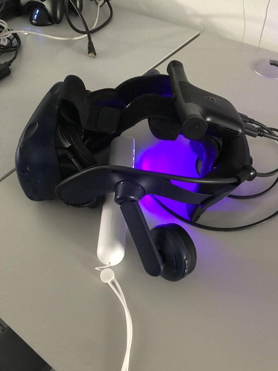VR goggles are desinfected with portable UV-C lights before being used for astronaut training in EAC