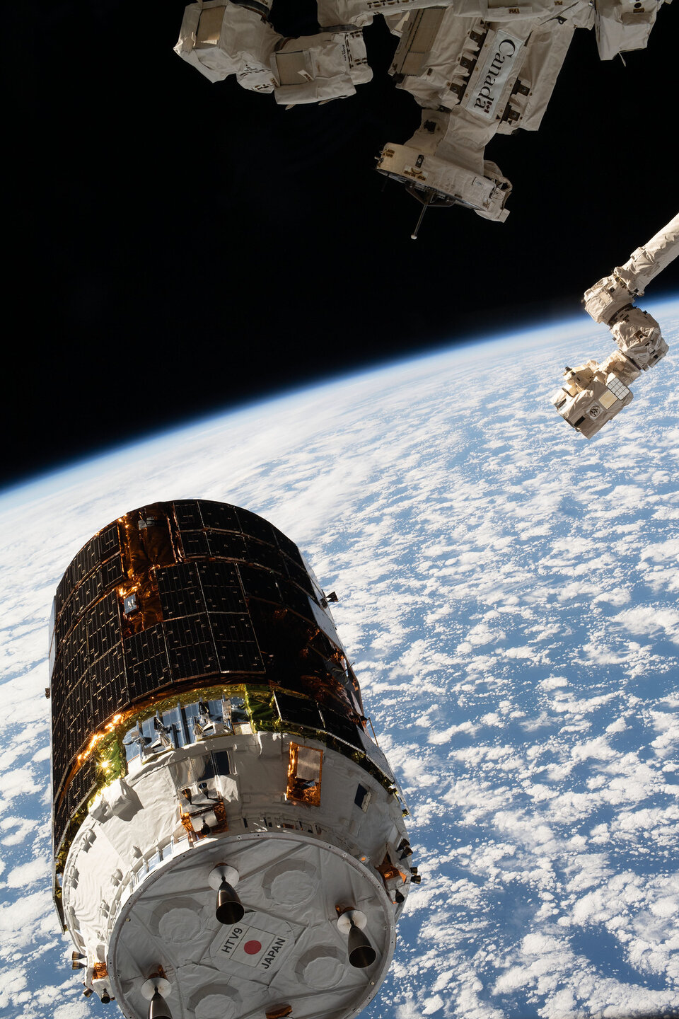 HTV-9 approaches the International Space Station