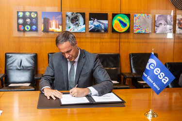 ESA signed a contract with Avio for the preparation of Vega-E to further increase the competitiveness and performance of Vega-C