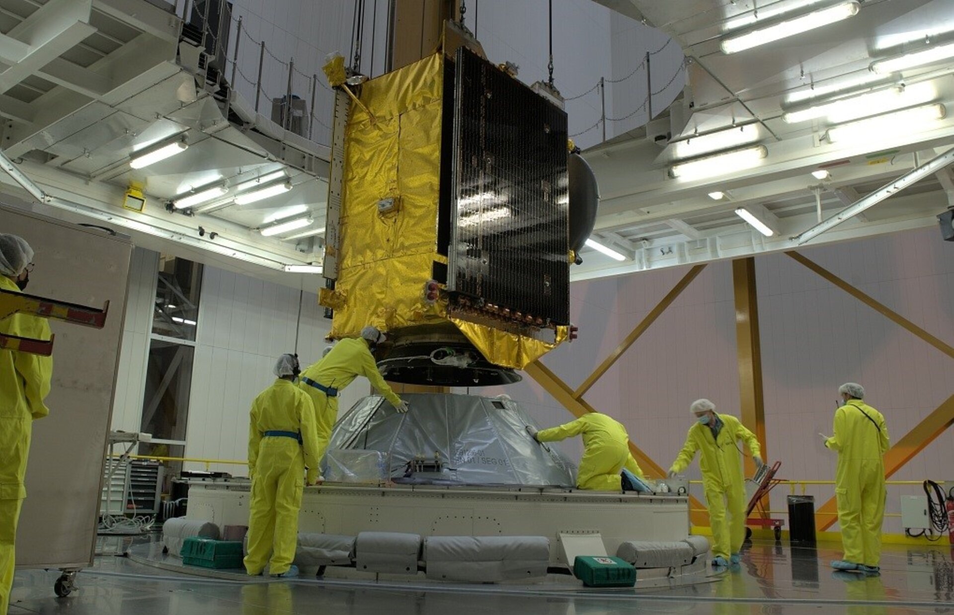 Eutelsat Quantum is mated to its launcher