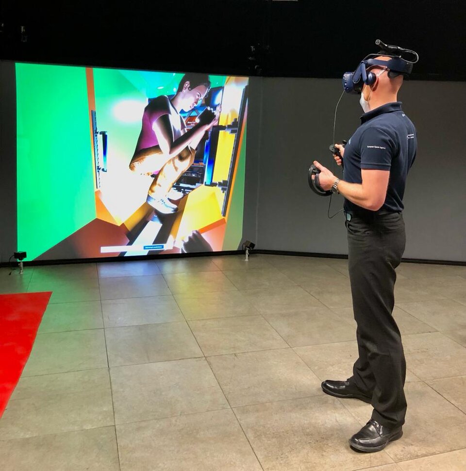 Session de réalité virtuelle à bord de la station Gateway