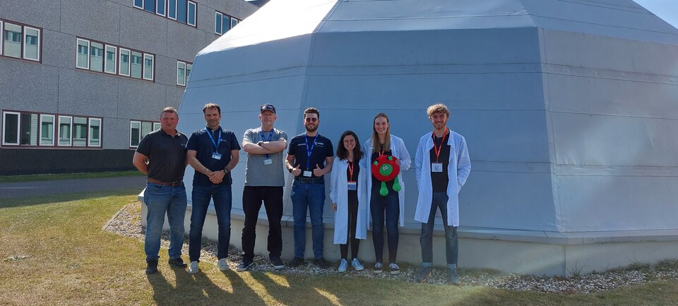 The experts and the students in front of the LDC dome.