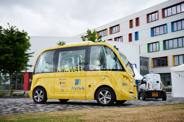 Autonomous shuttle at ESA’s Connectivity Industry Day at ECSAT