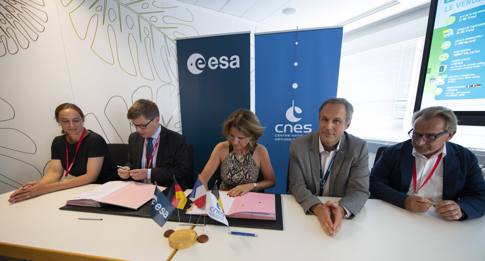 ESA Director of Space Transportation Daniel Neuenschwander, second from right